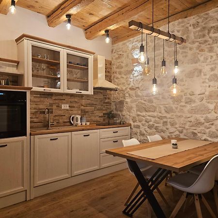 Apartments Dalmatian Stone House Turanj Εξωτερικό φωτογραφία