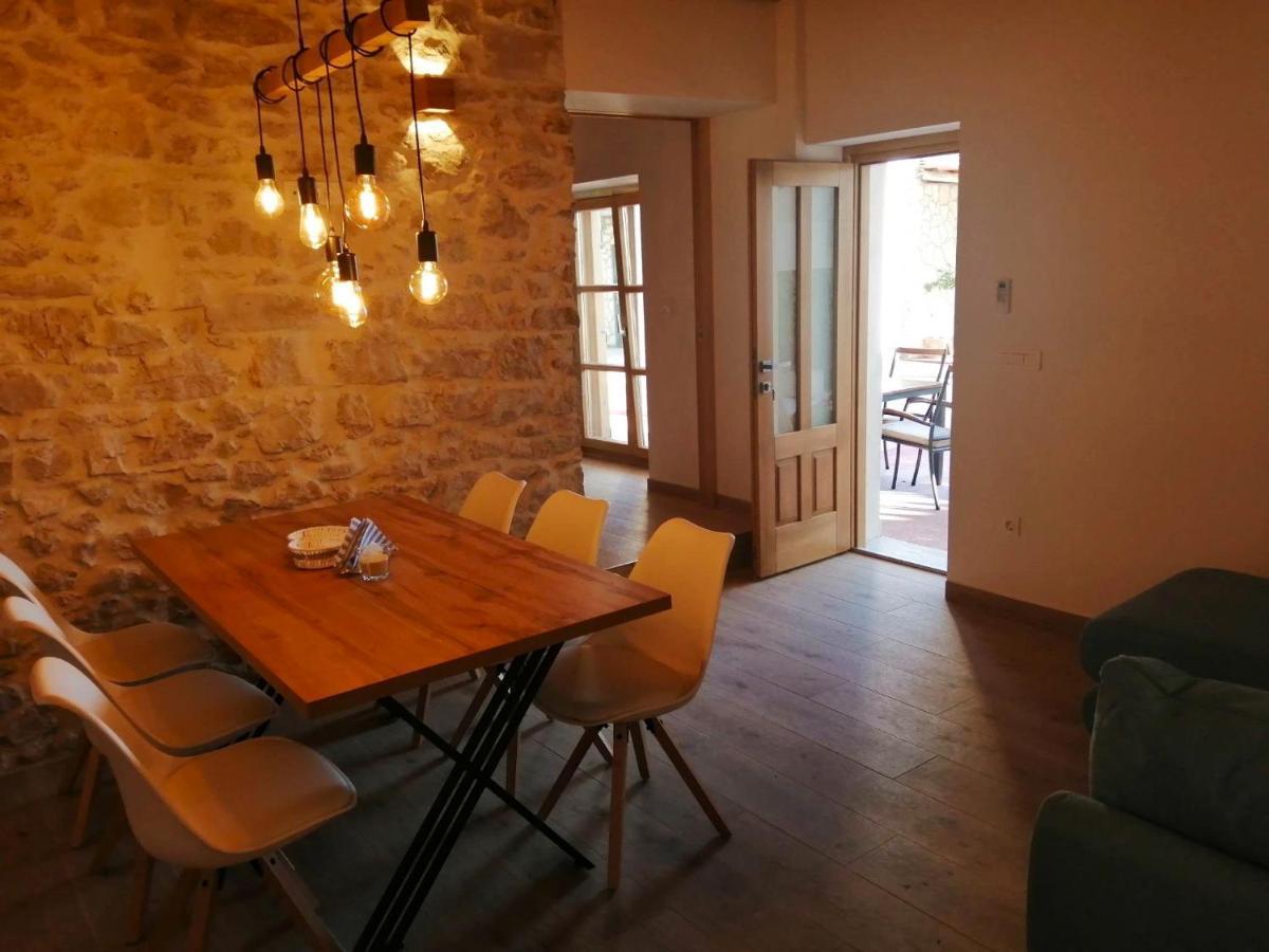 Apartments Dalmatian Stone House Turanj Εξωτερικό φωτογραφία
