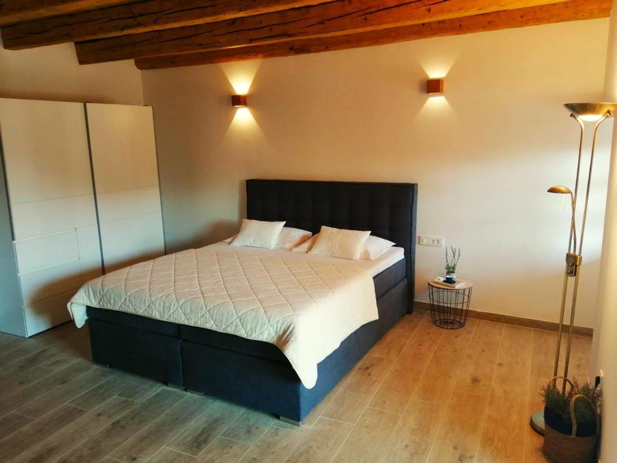 Apartments Dalmatian Stone House Turanj Εξωτερικό φωτογραφία