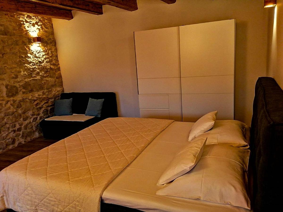 Apartments Dalmatian Stone House Turanj Εξωτερικό φωτογραφία
