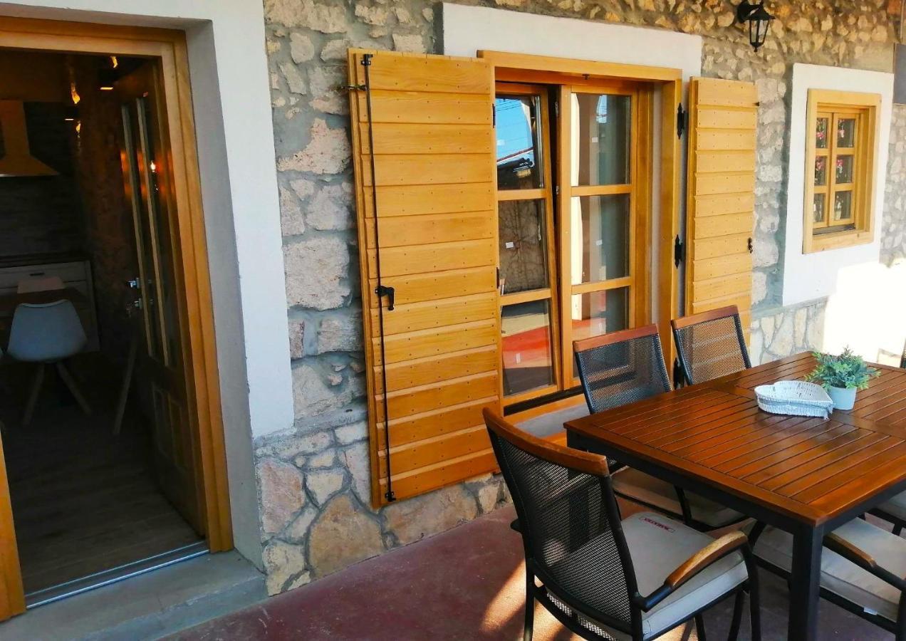 Apartments Dalmatian Stone House Turanj Εξωτερικό φωτογραφία