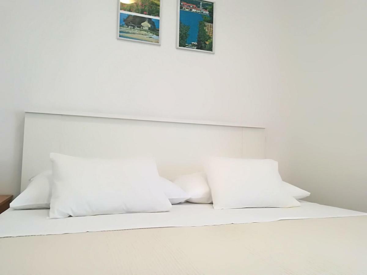 Apartments Dalmatian Stone House Turanj Εξωτερικό φωτογραφία