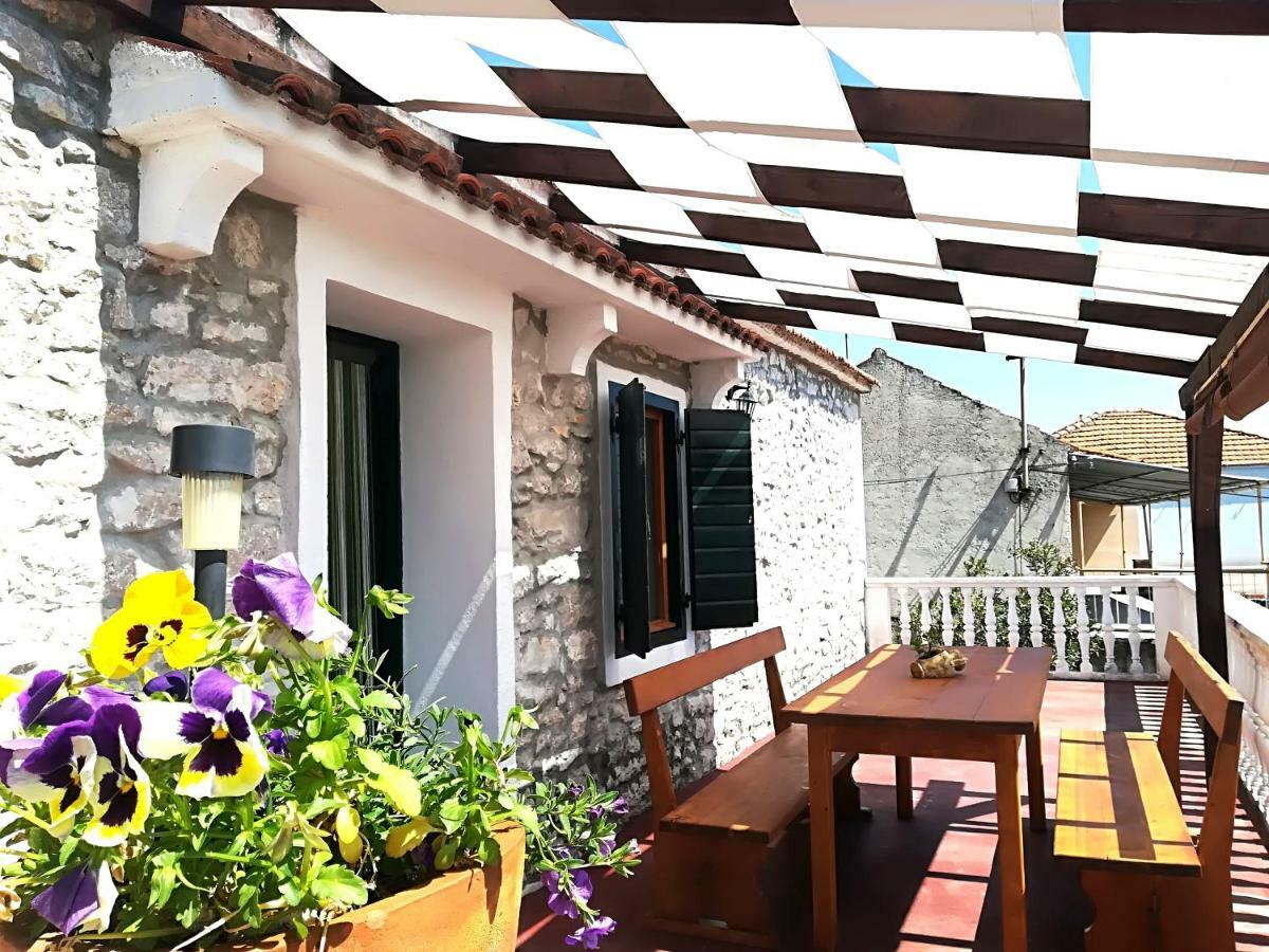 Apartments Dalmatian Stone House Turanj Εξωτερικό φωτογραφία